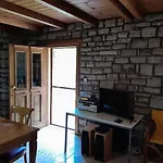 Апартаменты Tsarouxi Village 2